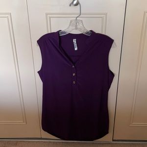 Selling a shirt that’s perfect for office work.